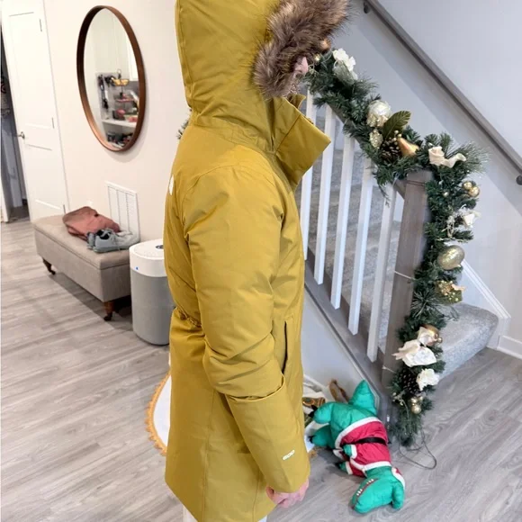 Women’s The North Face Arctic Insulated Parka Amber Green Winter Coat NWT!